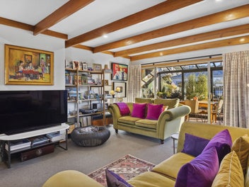 Stylish Saint Clair Townhouse