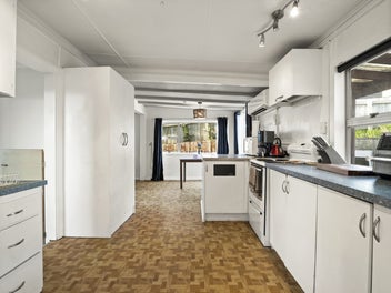 Perfect Starter Home In the Heart of Green Island