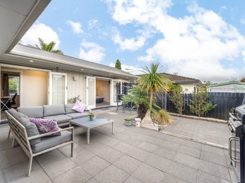 Sunny and secure in central Howick