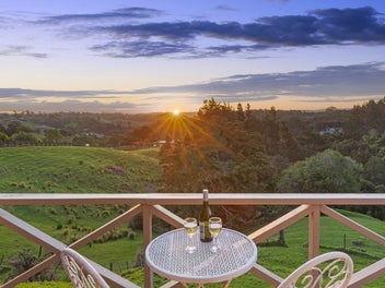 2 HOMES, 1 OPPORTUNITY - LIVE RURAL & EARN!!!