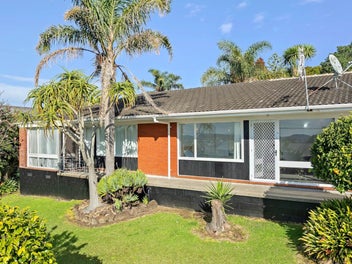 Titirangi Tranquility, Spacious & Effortless L...
