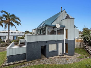 Sun, Space & Sea - A Fabulous Family Beach Home