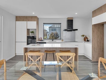 Luxury Living in CBD, Consented for AirBnB