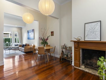 Style, Charm & an unbeatable location - DGZ