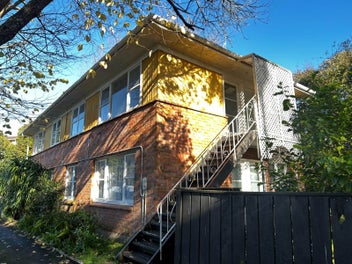 Image 1 of 7