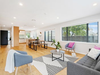 Modern luxury in prime One Tree Hill location