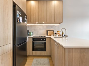 Stylish Townhouse in a Prime Location!