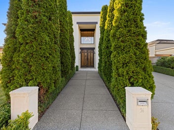 Luxury, Lifestyle & Location - with motivation!