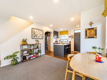 What a Spot - Easy Living On the Flat!