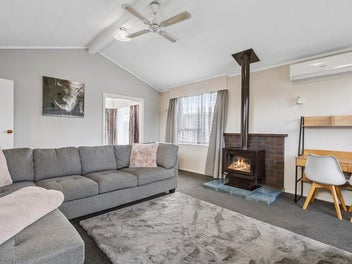 Charming Family Retreat in Totara Park