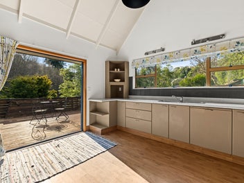 Hilltop Hideaway