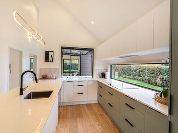 Liquidation sale - Ex-Show home opportunity