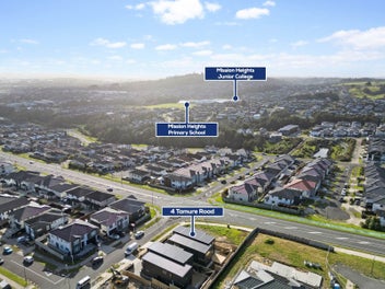 Luxury Living, Stunning City Views!