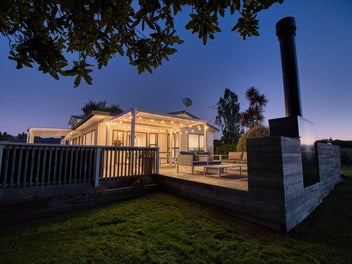Harbour Views – Family Living will SELL