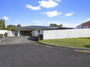 Your Dream Family Home Awaits in Albany!