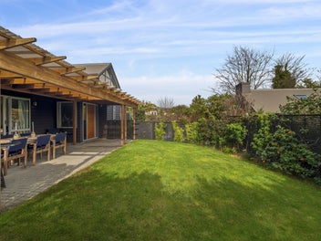 Bird Area bliss with garden charm
