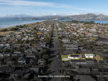 2 Homes, 1 Title - 400m to the Beach!