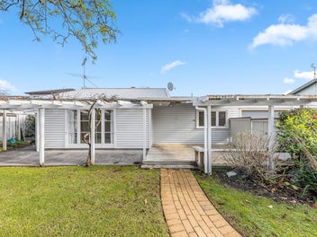 Character duplex with upside