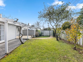 Character duplex with upside