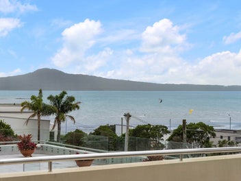 Rebuild or Develop - Spectacular Rangitoto Views