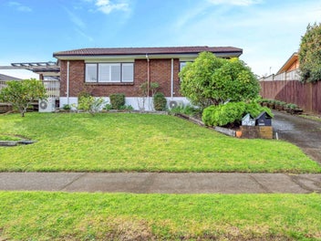 SOLID, SUNNY & SUPERBLY LOCATED