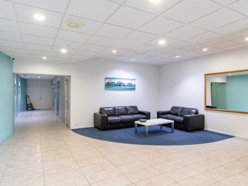 Stylish Two Bedroom Apartment – Heart of the...