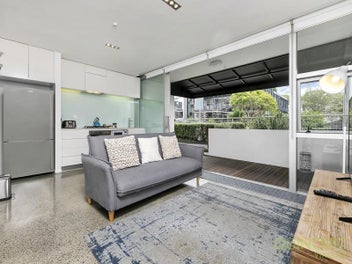 Image 1 of 18
