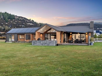 Spacious & stylish family living