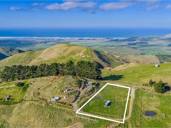 Bargain buy! Your slice of off grid paradise!