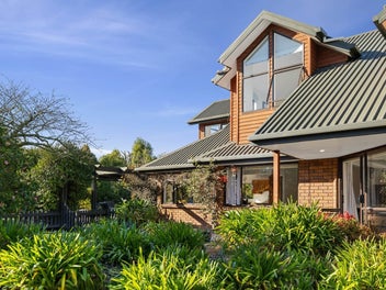 A sun-filled oasis for lifelong memories