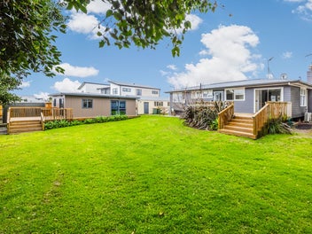 Extended Families, Developers (1012m2)