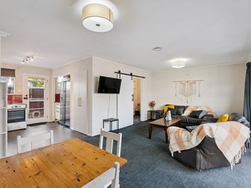 Live Easy: 3 Bedrooms, One Level, Great Access