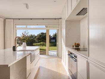 Royal Palm Beach Luxury – Waterfront Home