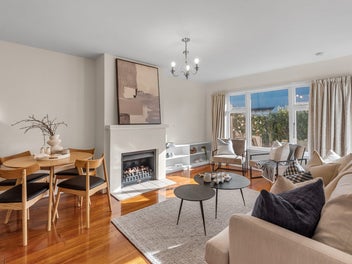 Sunny, Stylish & So Central - Merivale Gem!