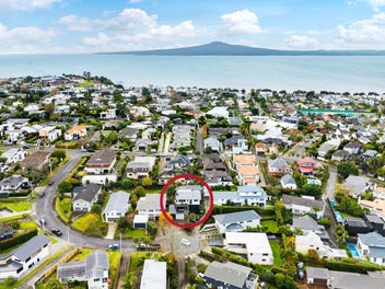 Vendors motivated - potential home and income