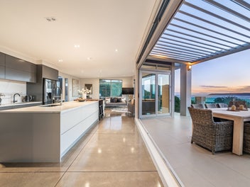 Architectural Poise with a Plimmerton Pulse