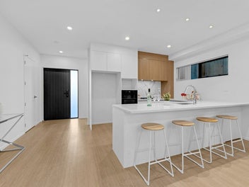 Rangitoto & Westlake Zones: Elegant Modern Home