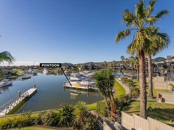 EVOLVED WATERFRONT LIFESTYLE WITH 10 METRE BERTH