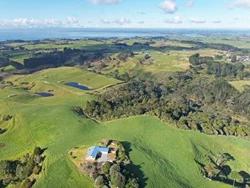 16.56ha Rural Haven-Panoramic Sea & Country Views