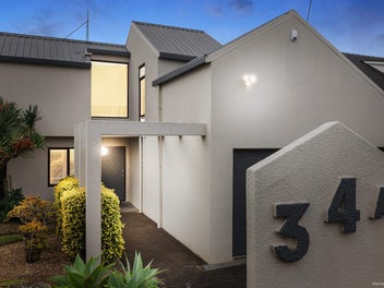 PRICE SLASHED! FANTASTIC VALUE IN TOP LOCATION!