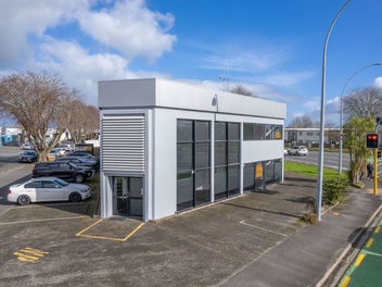 Image 1 of 20