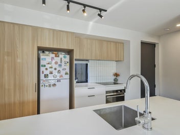Modern, Light-Filled Townhouse in Central Location