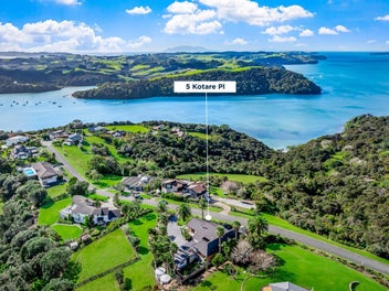 Iconic water views - Sandspit