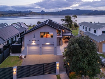 EXCEPTIONAL HARBOUR FRONT PROPERTY
