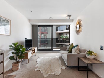 Modern 2-Bedroom Gem in Prime Location