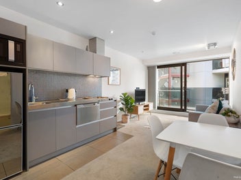 Modern 2-Bedroom Gem in Prime Location