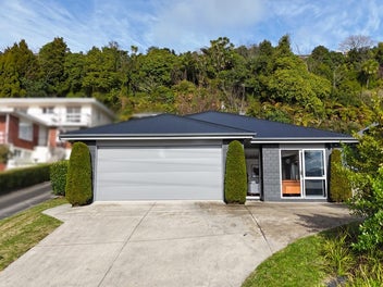 Modern easy Rotorua living