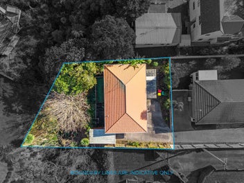 Backyard. Garage. 619 sqm of Freedom.