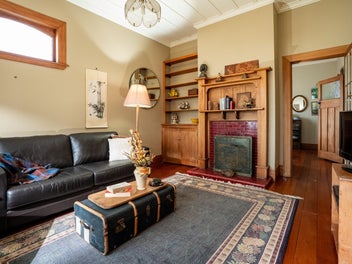 SUNNY BROOKLYN BUNGALOW
