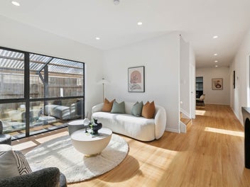 Stylish Family Home - Double Westlake Zone